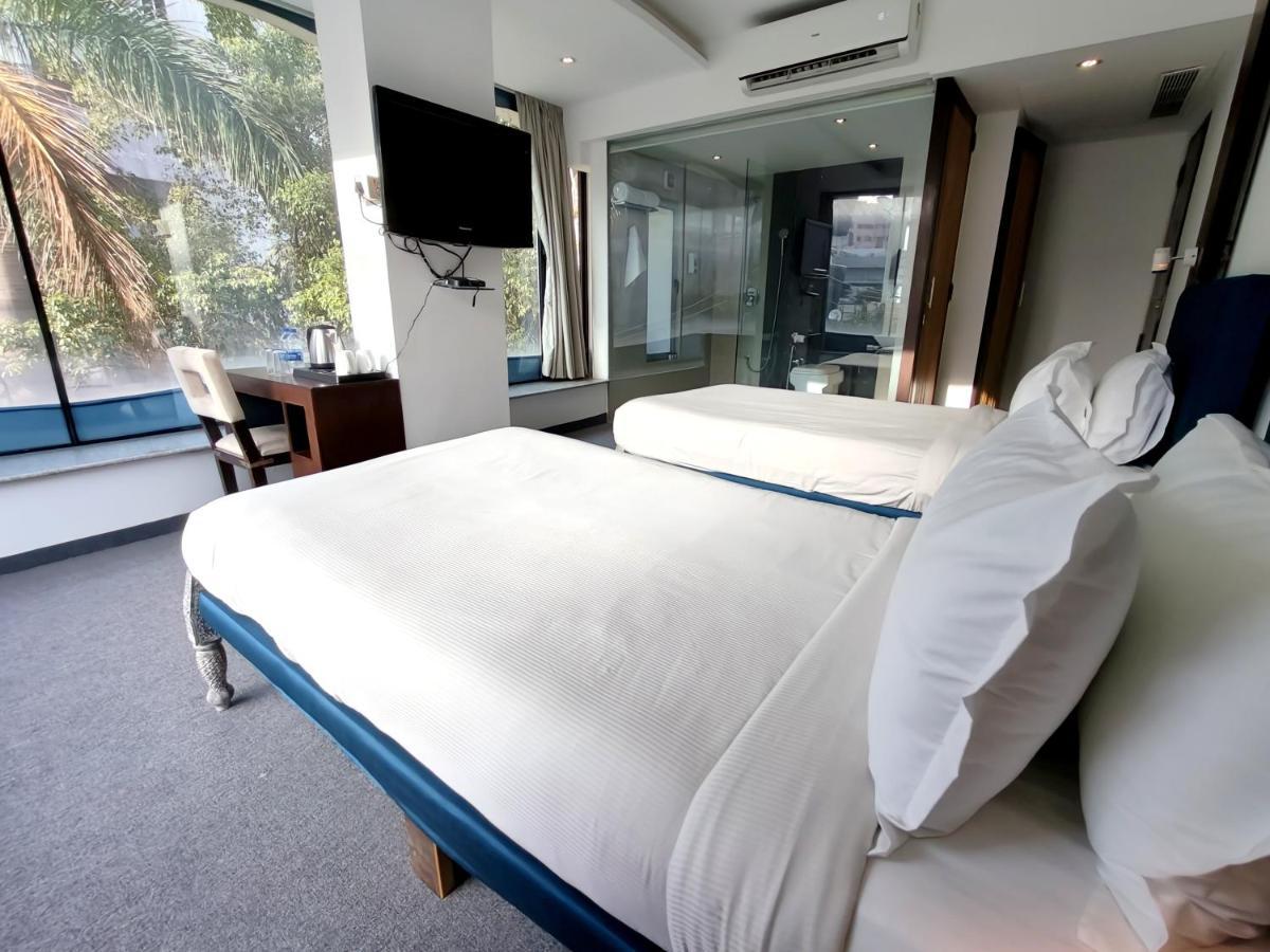 The Sky Imperial Hotel Yahvi 巴罗达 外观 照片