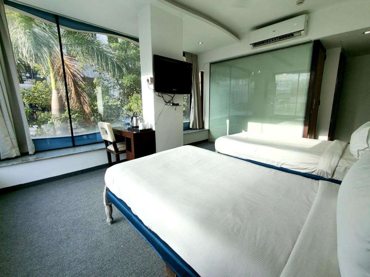 The Sky Imperial Hotel Yahvi 巴罗达 外观 照片