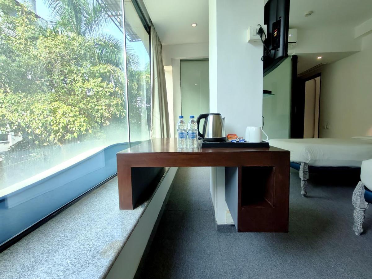 The Sky Imperial Hotel Yahvi 巴罗达 外观 照片