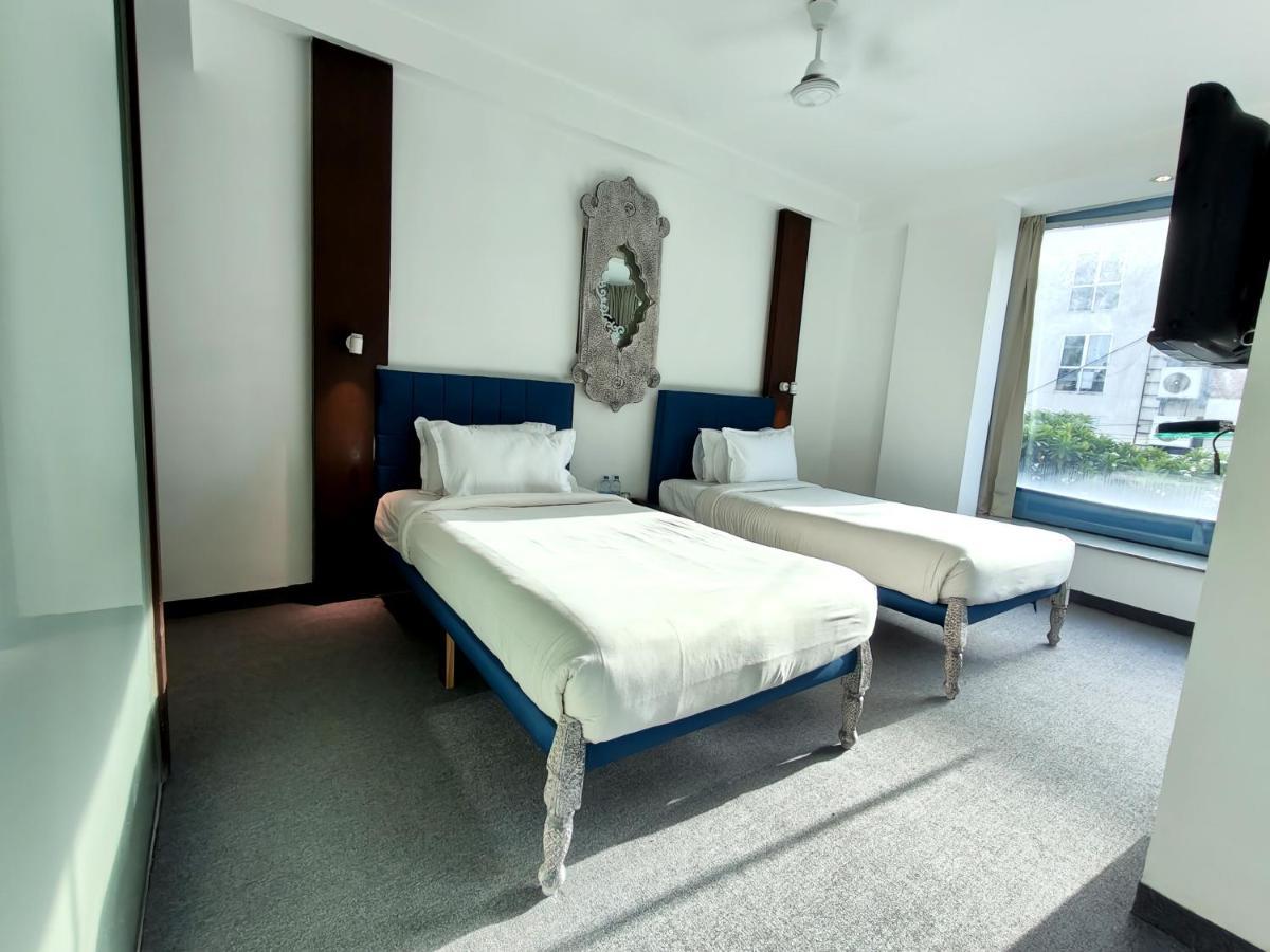 The Sky Imperial Hotel Yahvi 巴罗达 外观 照片