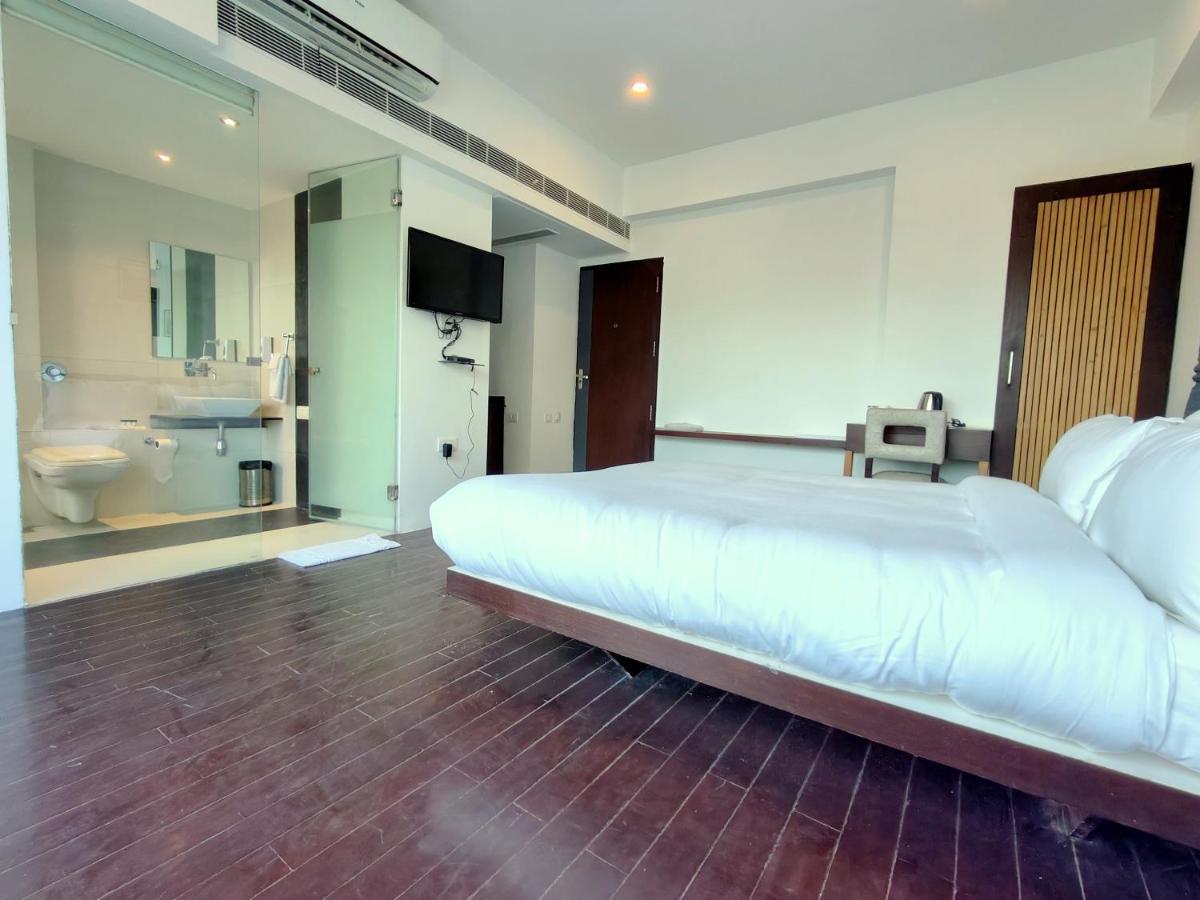 The Sky Imperial Hotel Yahvi 巴罗达 外观 照片